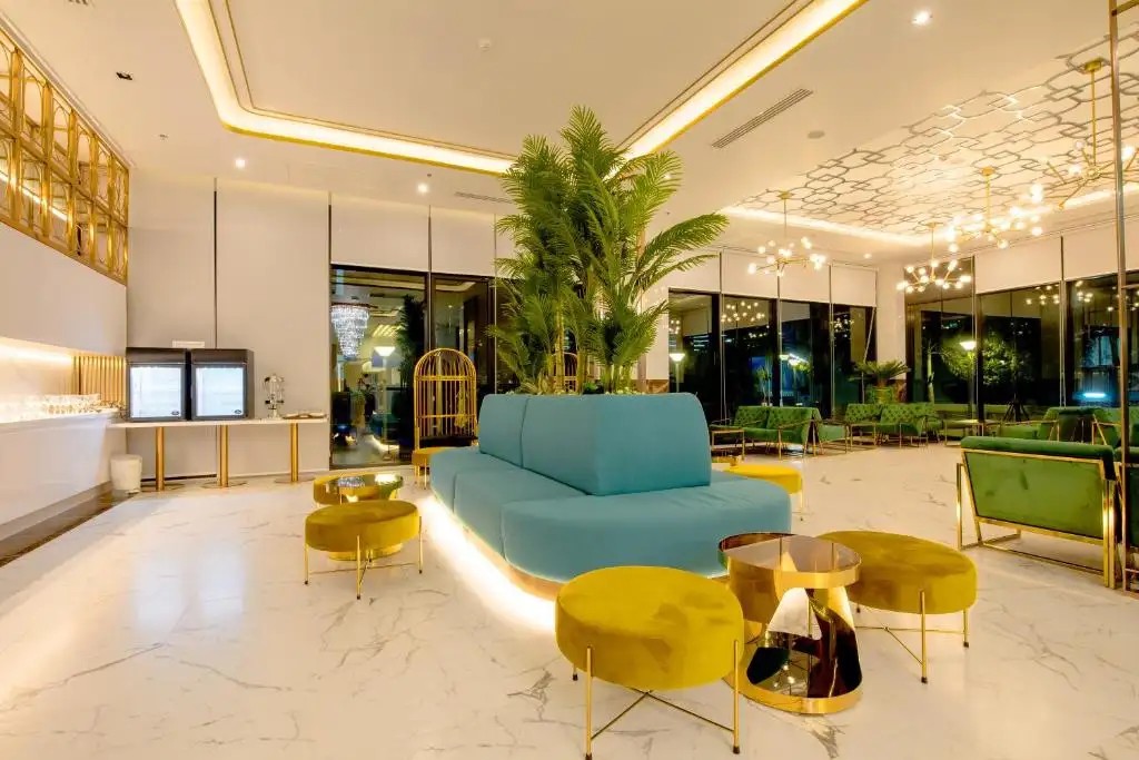 DISCOVERY BEACH HOTEL