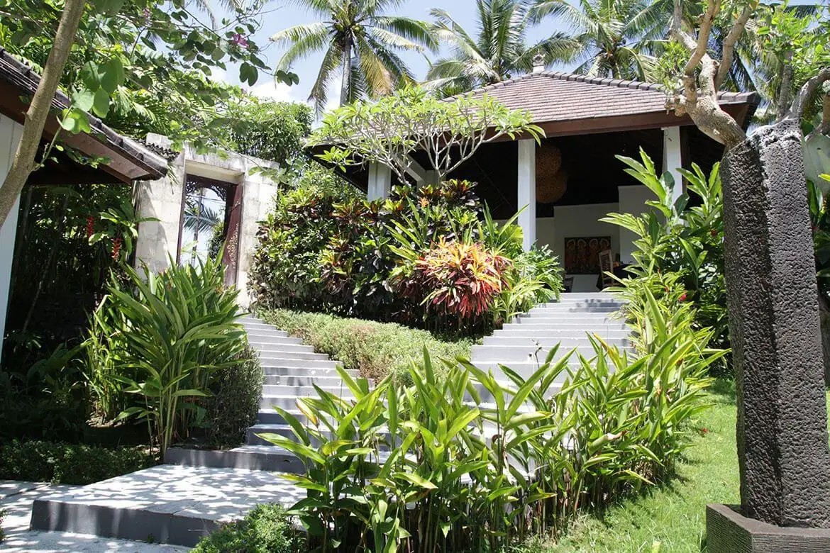 THE SAMARA VILLAS & RESTAURANT