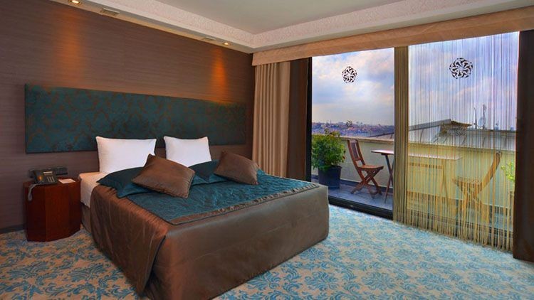 executive with bath & balcony