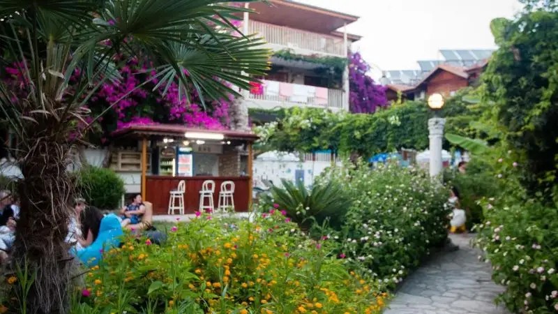 LALE PARK HOTEL