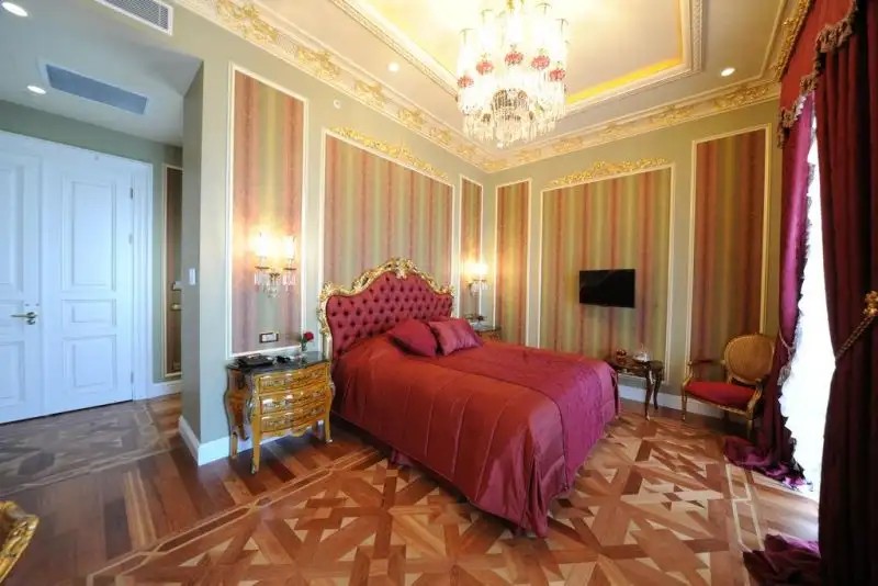 MAROON BOSPHORUS HOTEL