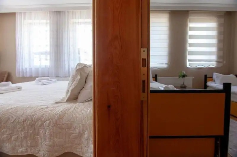 SEVEN STONE HOTEL