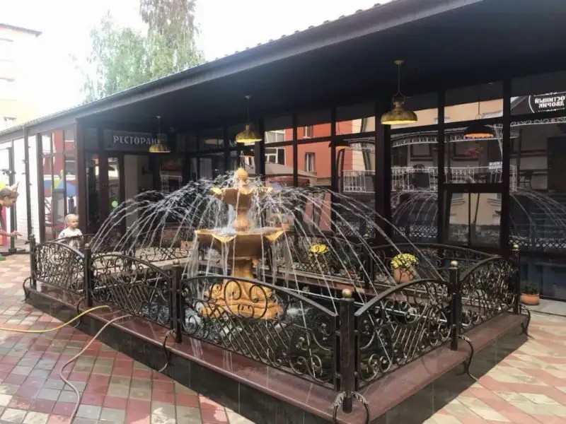 ГОСТИНЫЙ ДВОРИК