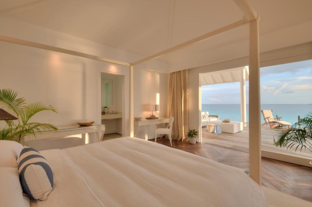 DIAMONDS ATHURUGA BEACH & WATER VILLAS