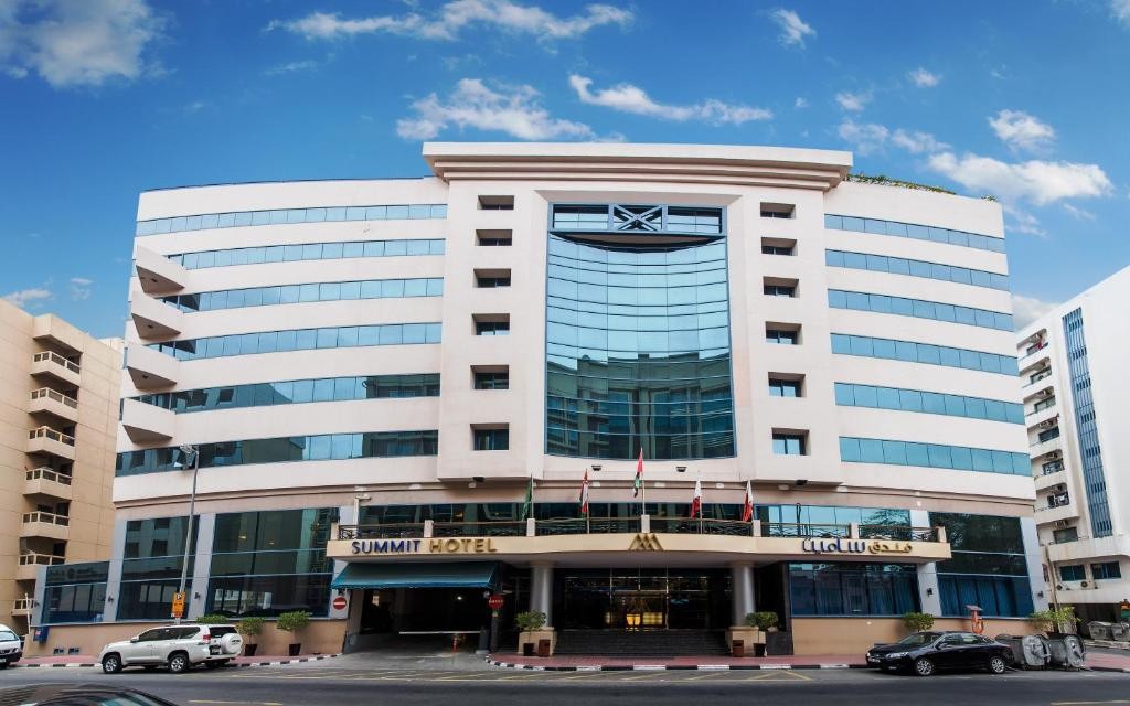 LANDMARK SUMMIT HOTEL (EX. SUMMIT HOTEL, HALLMARK HOTEL)