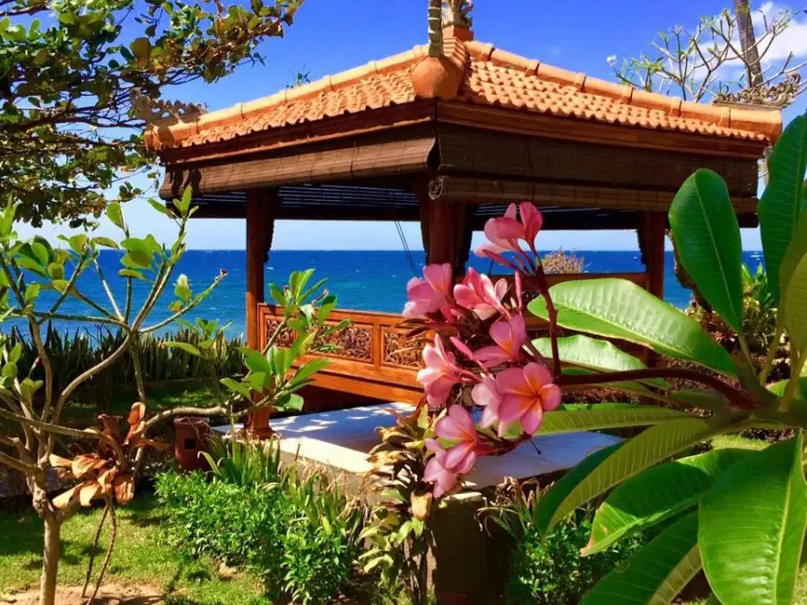 BONDALEM BEACH CLUB