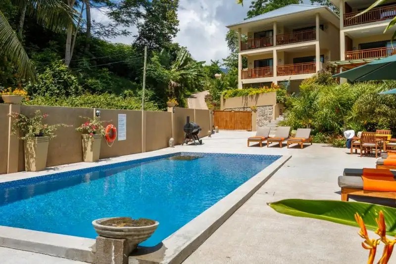 EDEN HILLS RESIDENCE