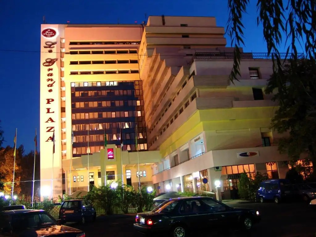 LE GRANDE PLAZA
