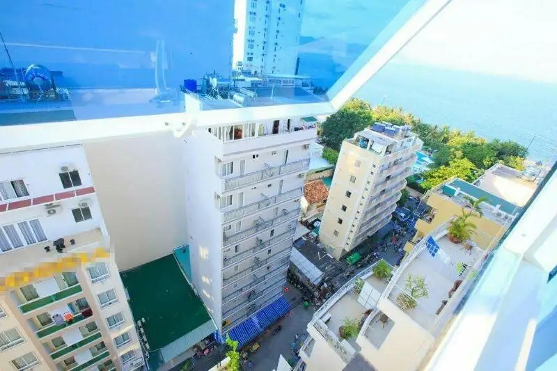 LUCKY STAR HOTEL