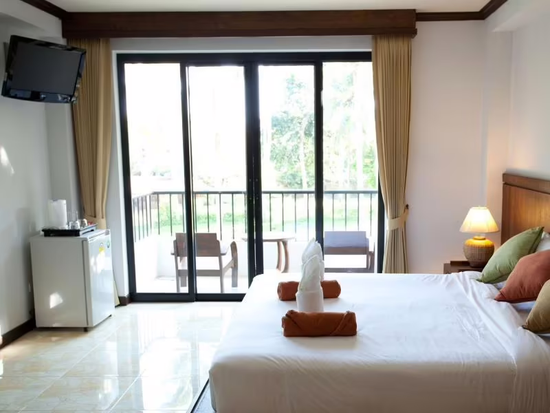 COCO HUT BEACH RESORT