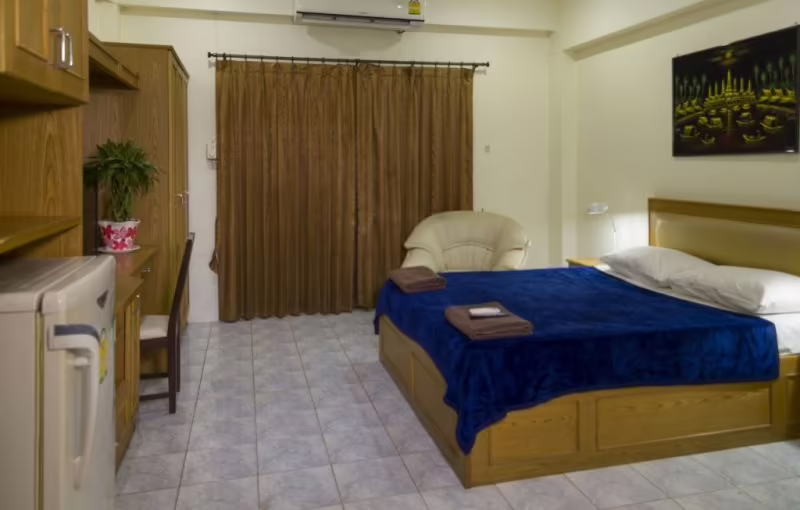 TRAVELLERS REST HOTEL