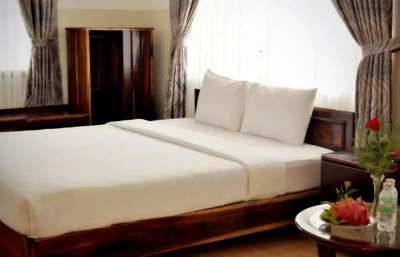 AMY HOTEL