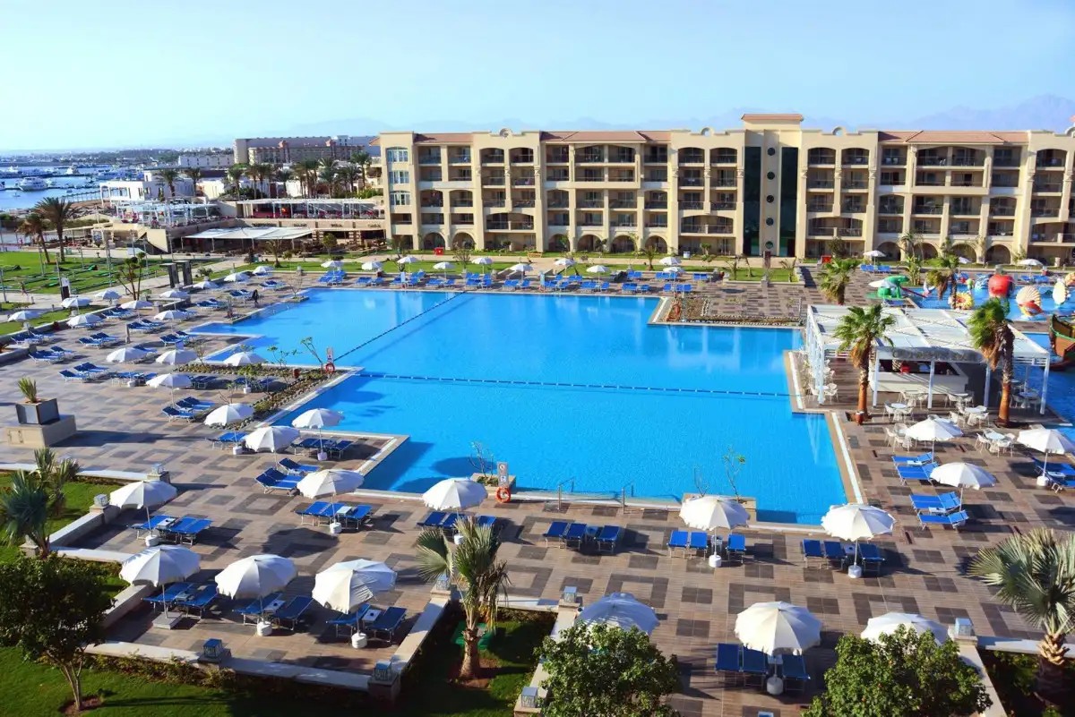 PICKALBATROS WHITE BEACH RESORT