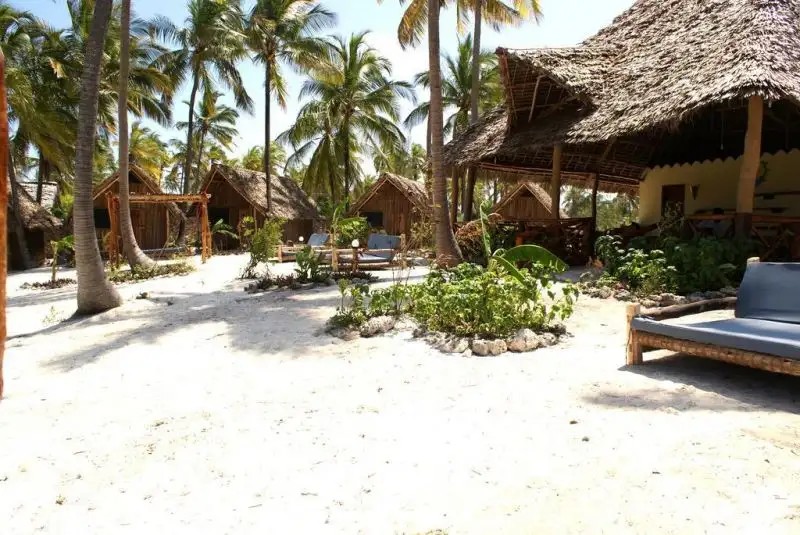 MNANA BEACH BUNGALOWS