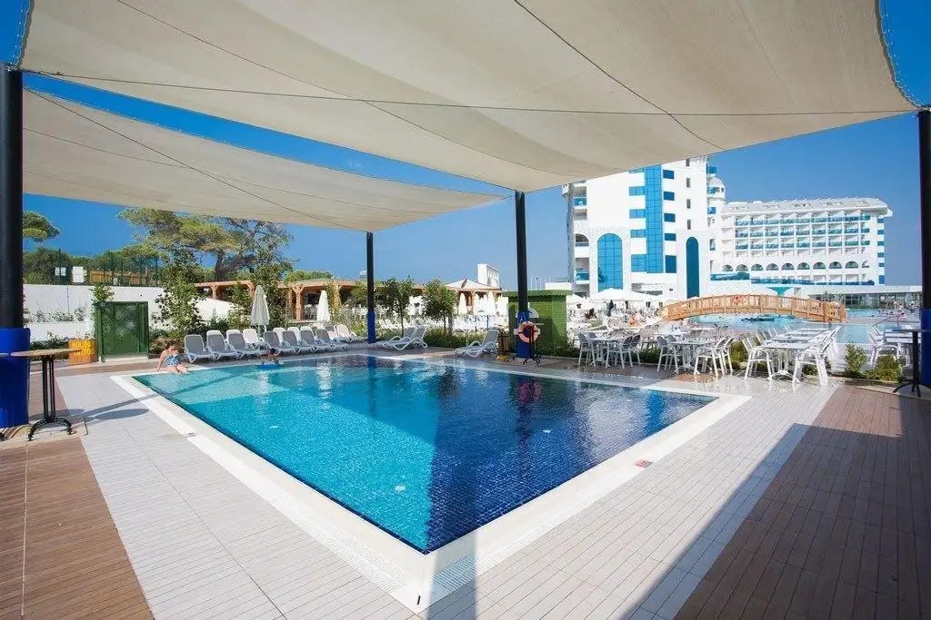 WATER SIDE RESORT & SPA