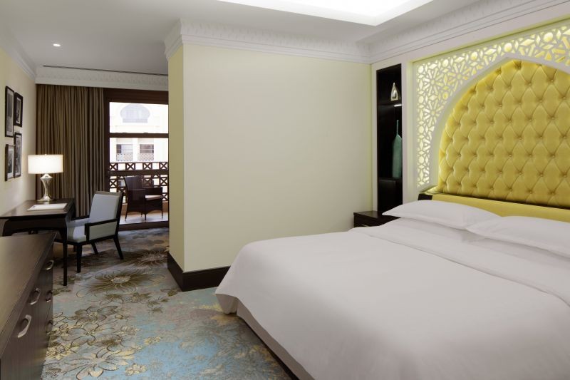 sheraton club room