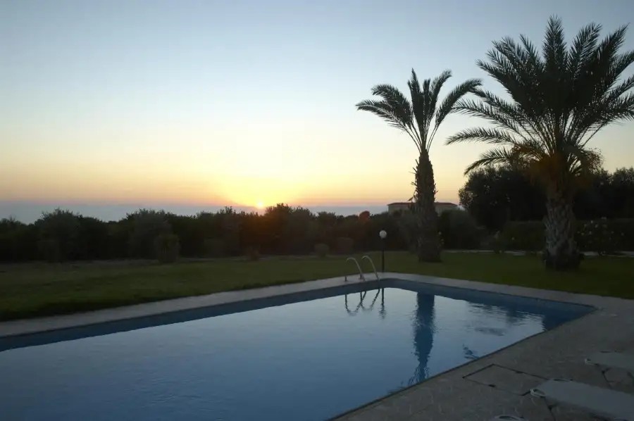 AMALTHIA VILLAS