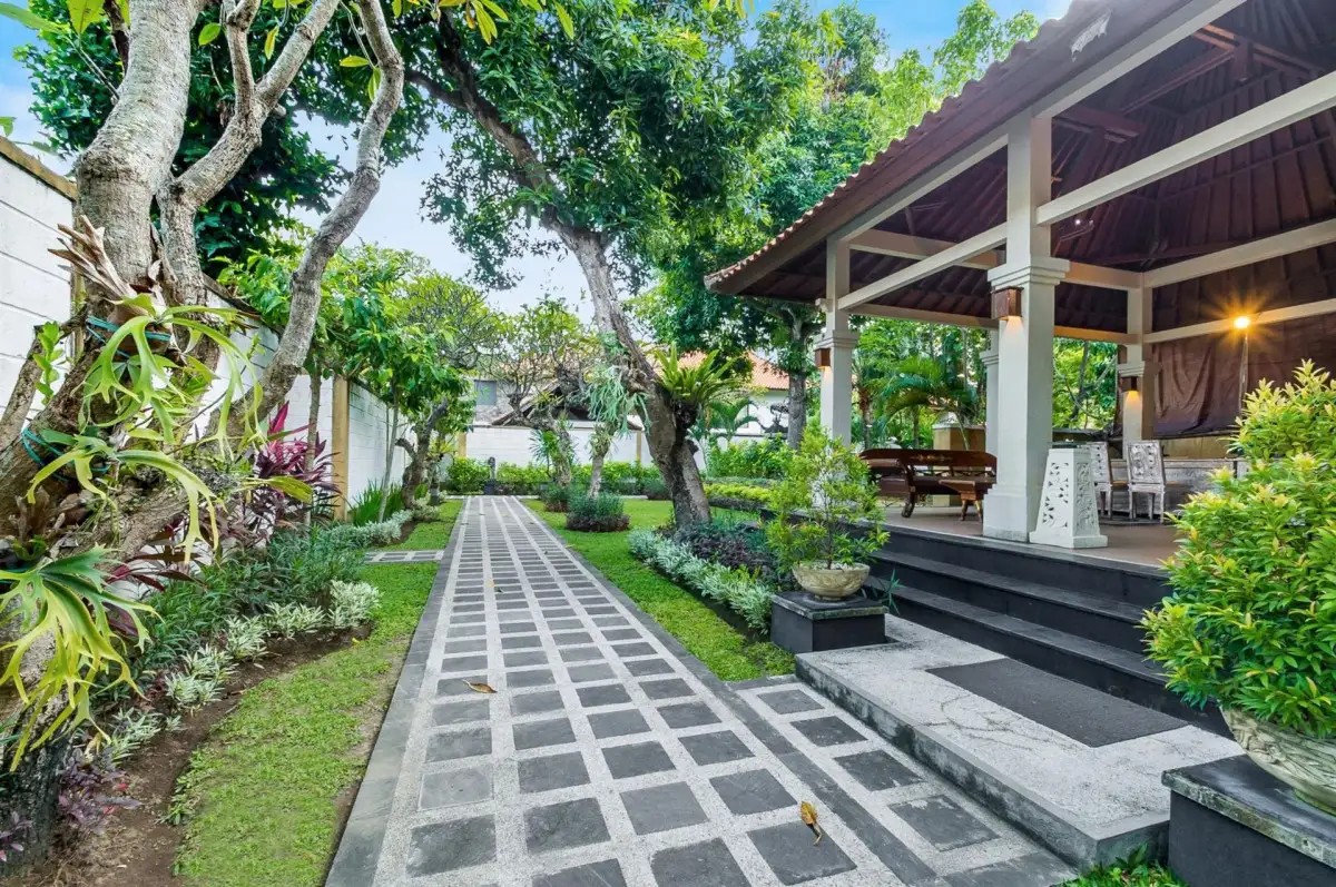 DAMPATI VILLAS