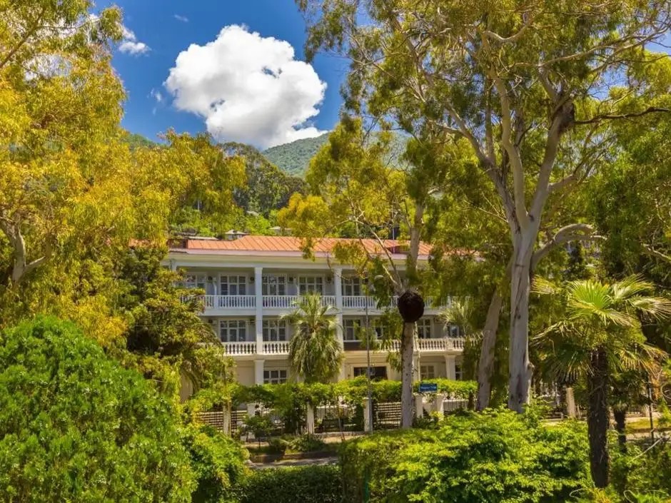 МИДЕЛЬ-ГАГРА