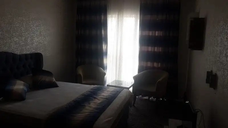 RENTAL SUIT