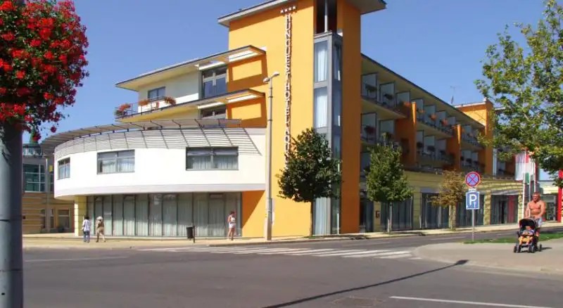 HUNGUEST HOTEL AQUA-SOL