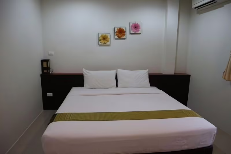 BAAN SAENSOOK VILLAS