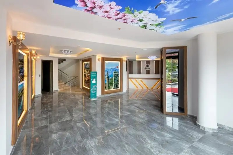 THELUNA SUITE HOTEL