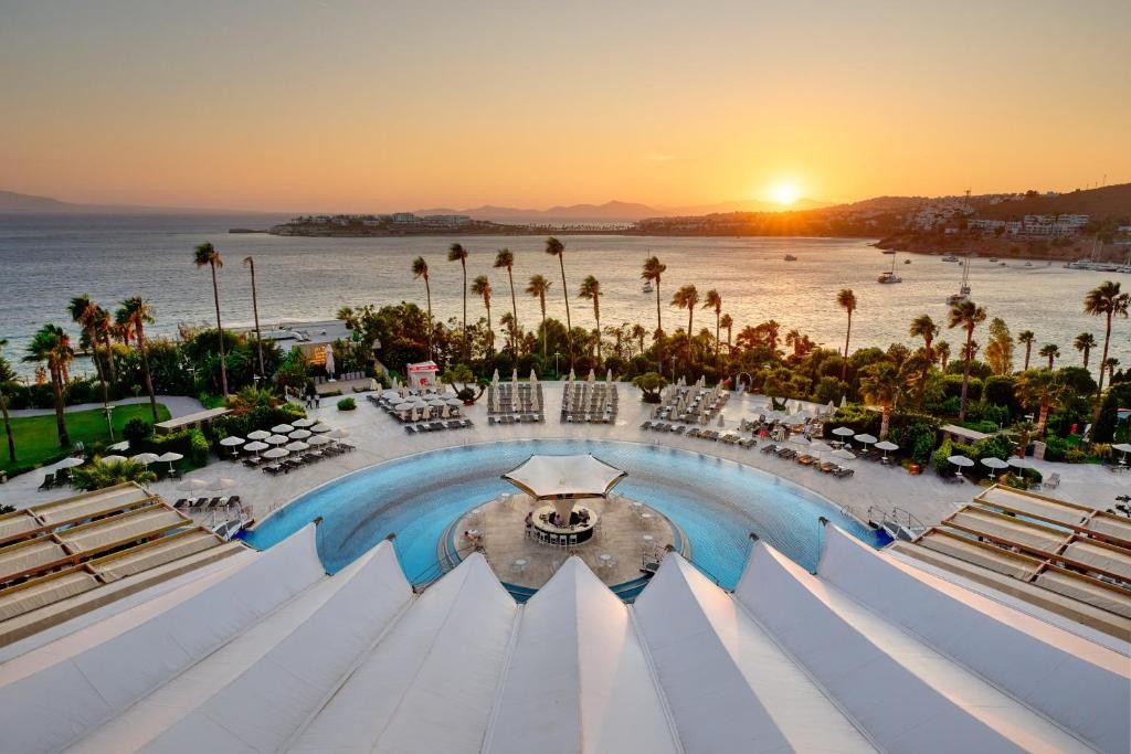 KEFALUKA RESORT