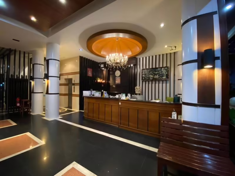 77 PATONG HOTEL & SPA