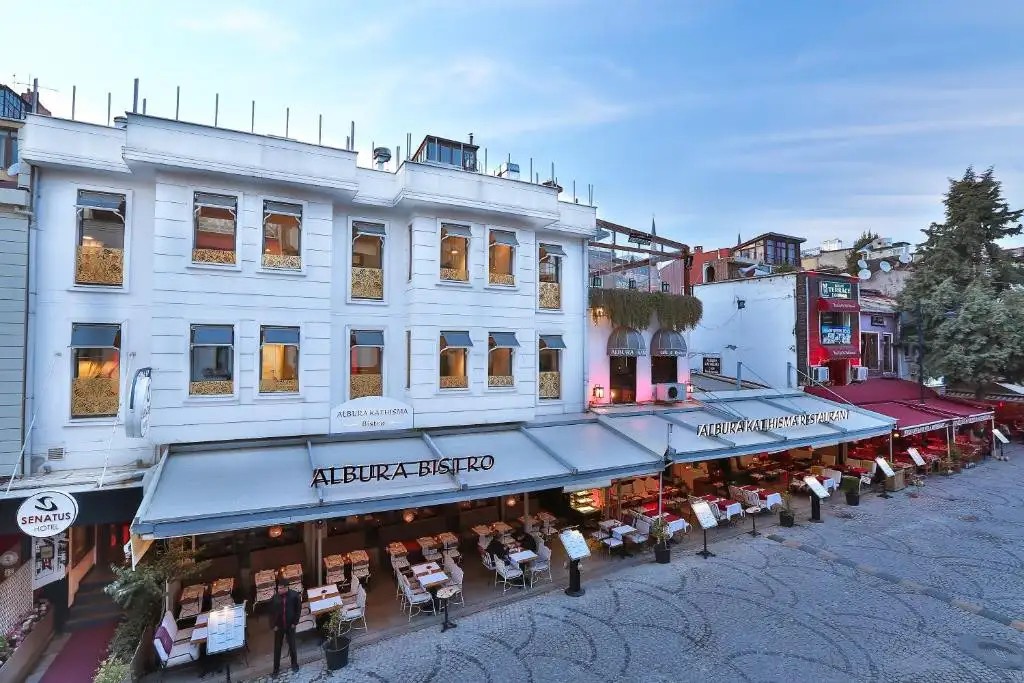 SENATUS HOTEL