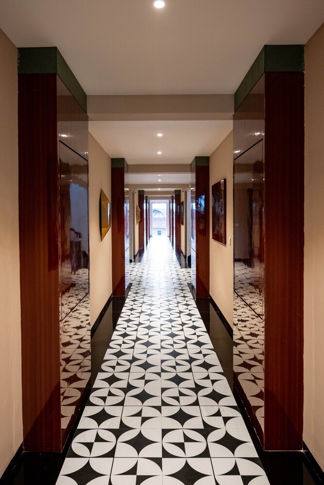 CRESCENT RESORT (EX. OXYGEN RESORT)