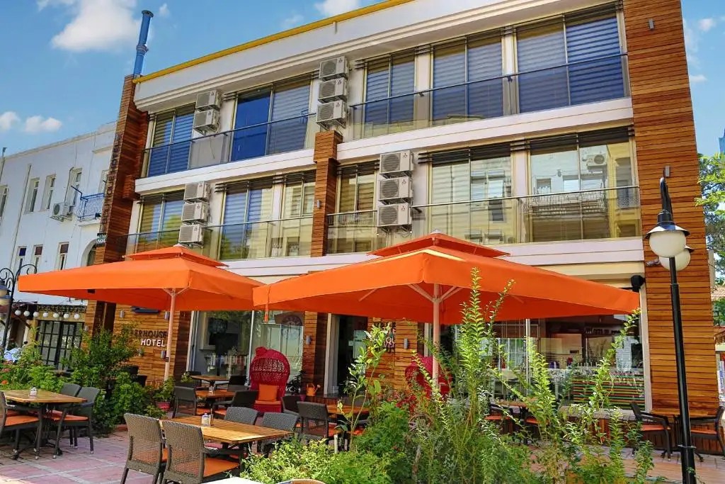 UPPERHOUSE HOTEL