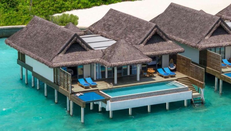 2 bedroom party suite with private pool