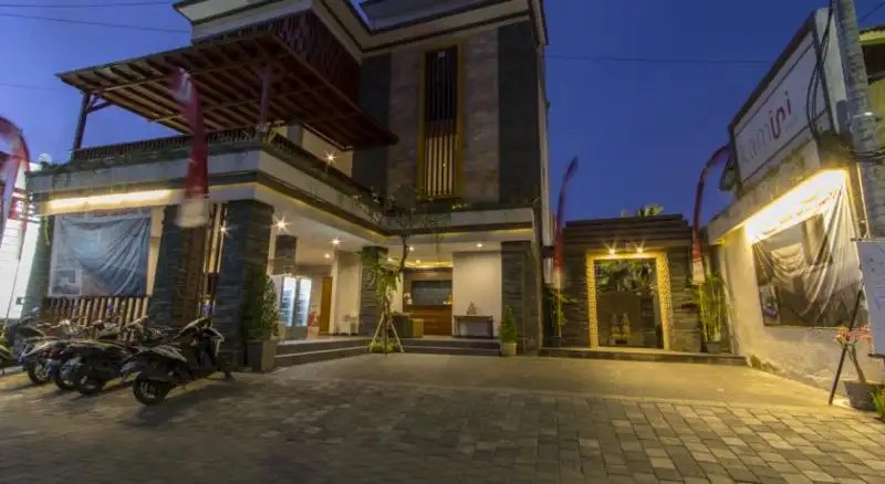 TRANSERA KAMINI LEGIAN