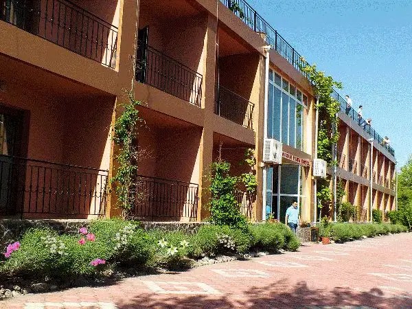 AVENUE PARK