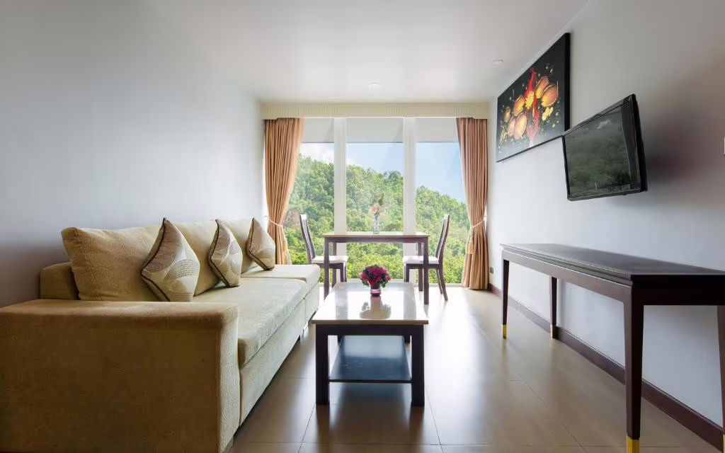 AIYARA GRAND HOTEL