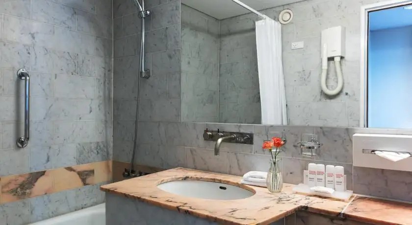 RADISSON BLU HOTEL & CONFERENCE CENTRE