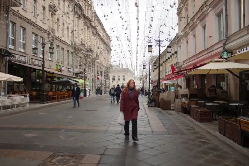 У ТЕАТРА