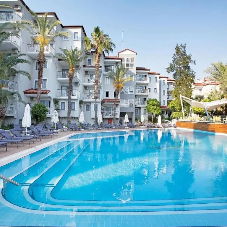 PALOMA MARINA SUITES ADULTS ONLY 16+