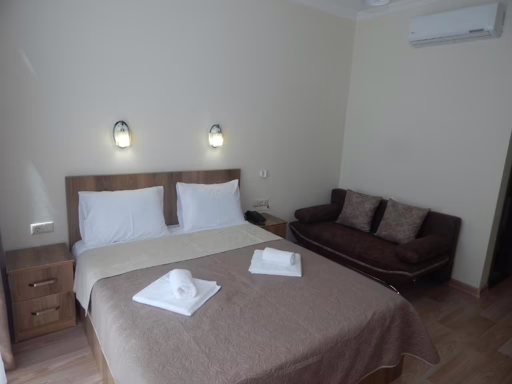 BELUGO HOTEL