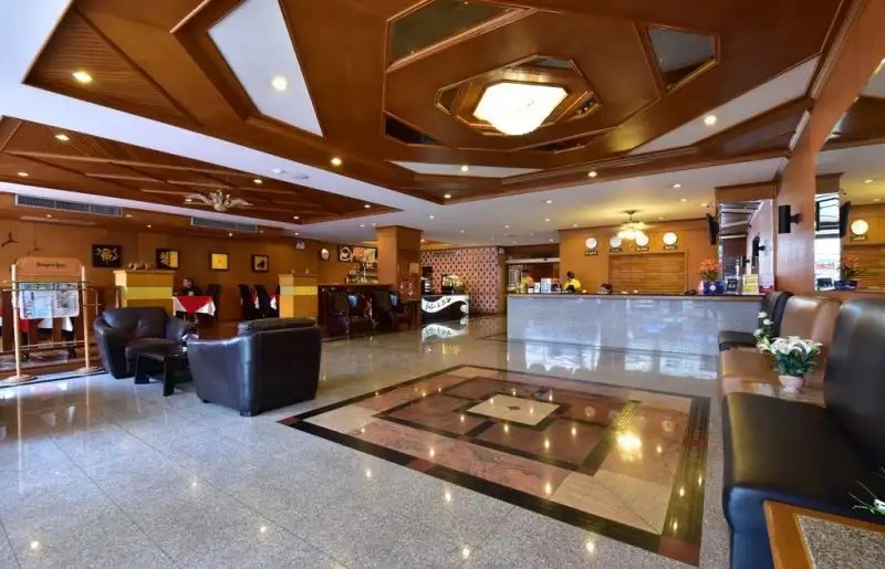 DYNASTY INN