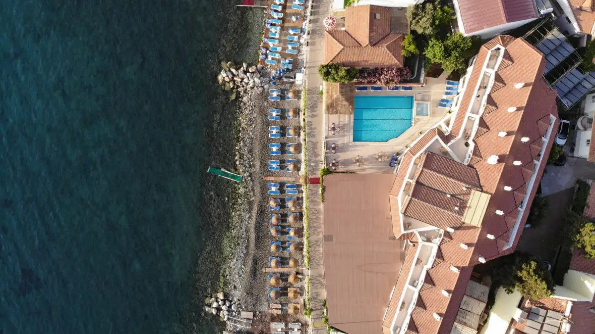 ZEYBEK BEACH TURUNC