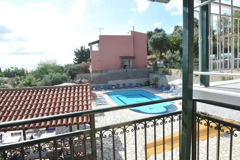 KERKYRA BEACH APARTMENTS & STUDIOS