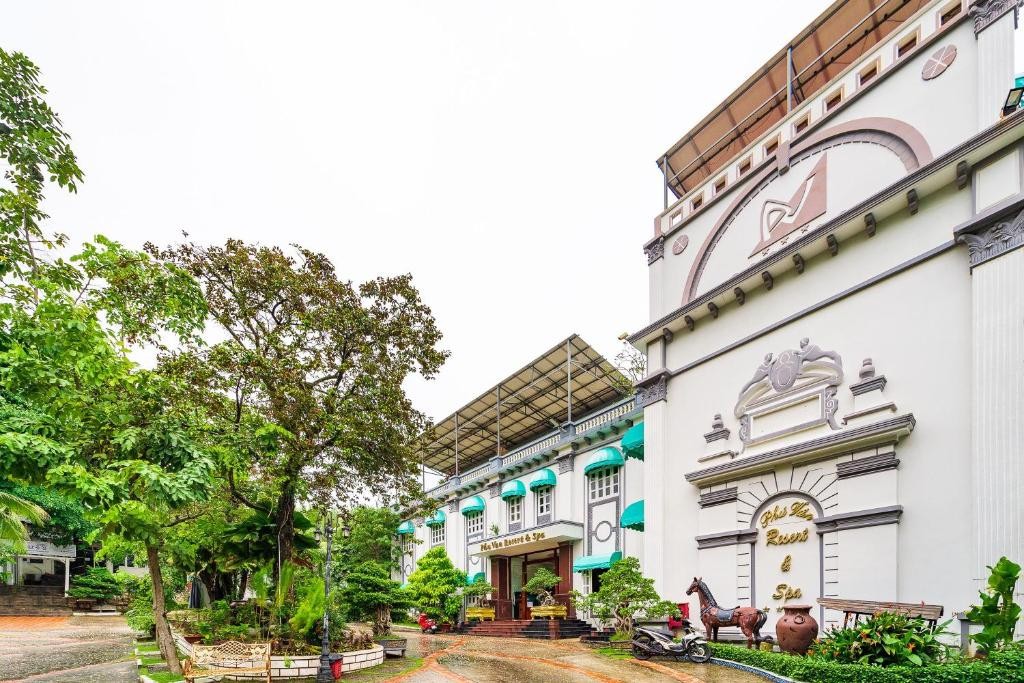 PHU VAN RESORT & SPA