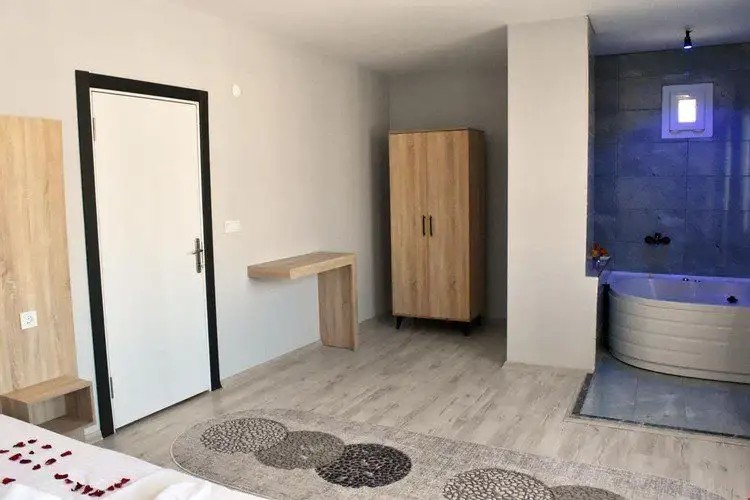 PALACE SUIT HOTEL