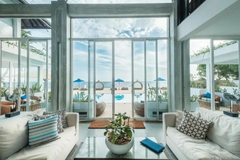 THE BEACH HOUSE