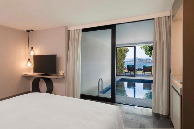 indoor pool suite