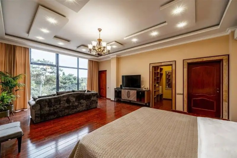 GRAND GARDEN HOUSE