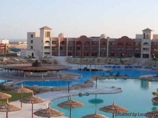 TIRANA AQUA PARK RESORT