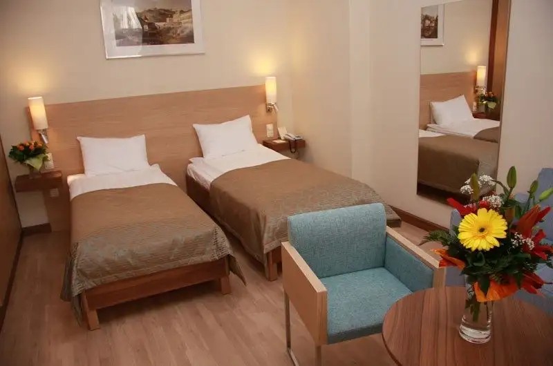 THE THREE CORNERS HOTEL BRISTOL